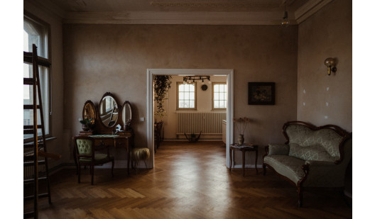 plush74 black studio 1