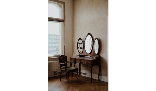 plush74 black studio 2