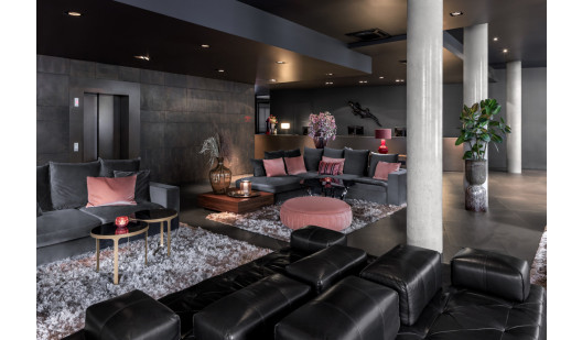 plush74 boutique hotel lobby 2