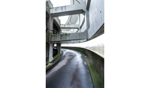 felpa74 aparcamiento brutalista berlin 5