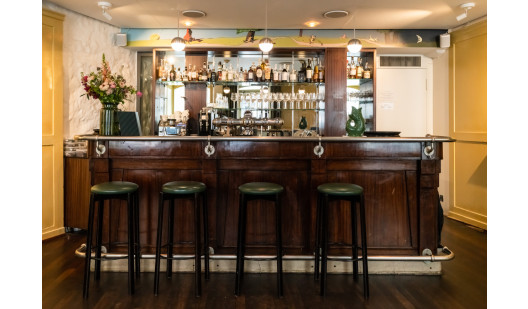 plush74 central cafe bar 4