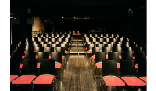 plush74 central theater kreuzberg 1