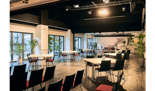 plush74 central theater kreuzberg 5