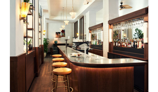 plush74 charlottenburg039s elegant modern retreat 6