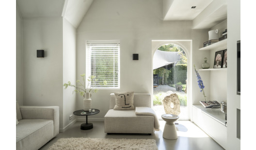 plush74 clean modern villa laren 1