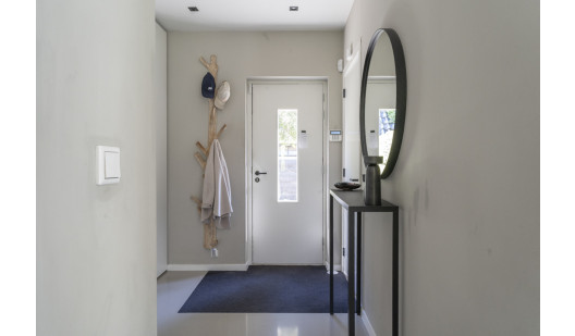 plush74 clean modern villa laren 4