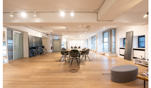 plush74 cool harbour showroom 1