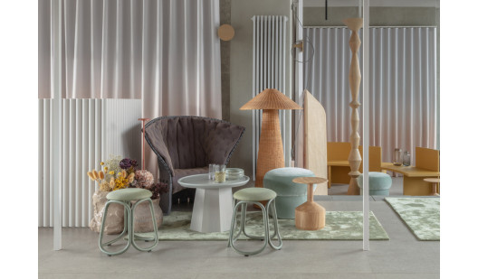 plush74 designer riverside listening bar 2