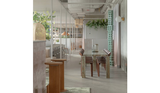 plush74 designer riverside listening bar 3