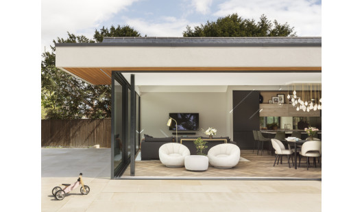 plush74 esher location house 1