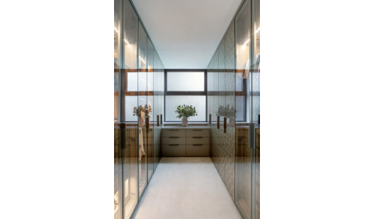 plush74 esher location house 3