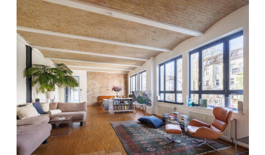 plush74 factory courtyard loft 1(1)