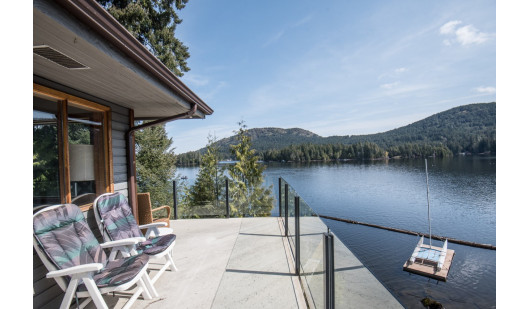 plush74 film photo event location lakefront lakehouse unique bc canada 32