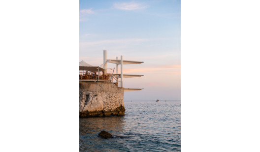 felpa74 película foto restaurante00009