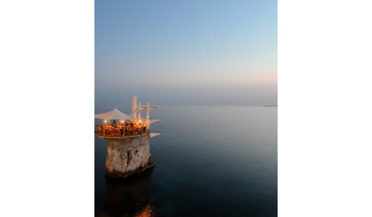 felpa74 película foto restaurante00010