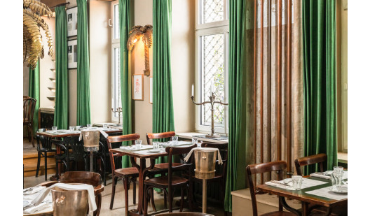 plush74 film photo shooting location scouting bar restaurant berlin15