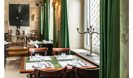 plush74 film photo shooting location scouting bar restaurant berlin22