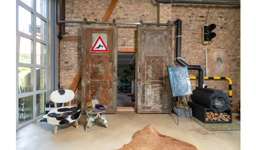 plush74 film photo shooting location scouting barn nature countryside loft apartment9