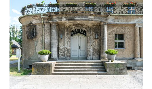 plush74 film photo shooting location scouting berlin event space castle special location historic potsdam70