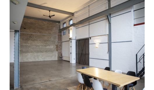 plush74 film photo shooting location scouting berlin event space studio clean hamburg minimalistic12