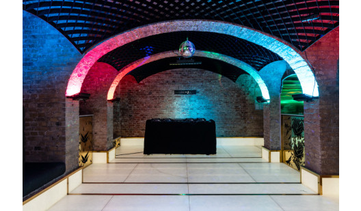 plush74 film photo shooting location scouting event space berlin club bricks1