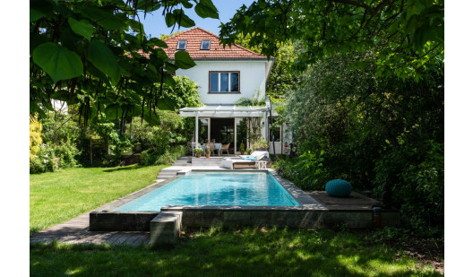 plush74 house with pool 4