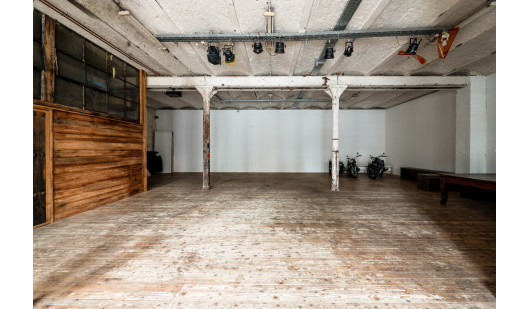 plush74 industrial photo studio berlin 4