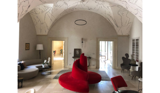 plush74 italy apulia location rent shoot film photo historic palazzo pool courtyard 1