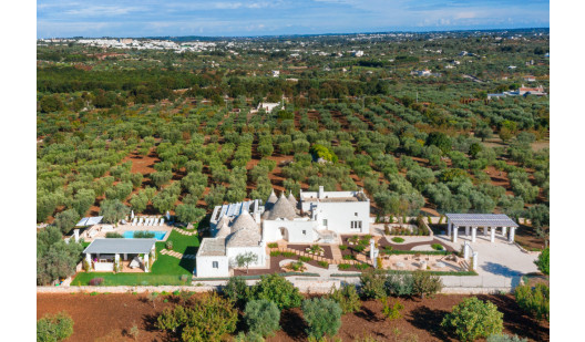 plush74 italy apulia location rent shoot film photo trullo pool 1