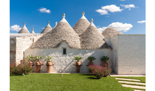 plush74 italy apulia location rent shoot film photo trullo pool 2