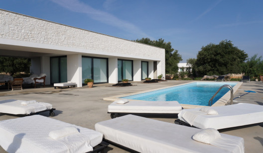 plush74 italy apulia location rent shoot film photo villa garden pool 1