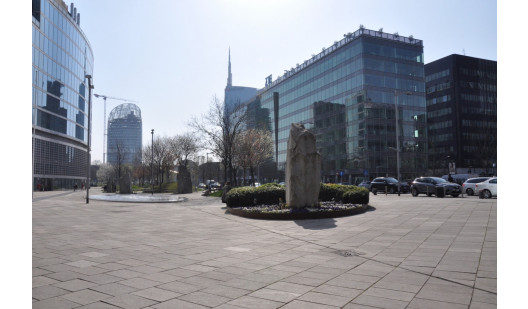 plush74 italy milano location rent shoot film photo streets square modern architecture glass 9