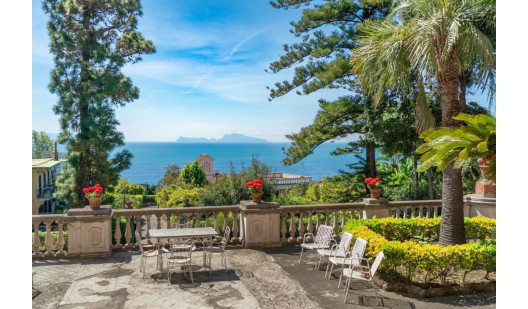 plush74 italy napoli location rent shoot film photo villa garden 13