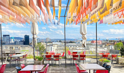 plush74 kantine hermetschloo 1