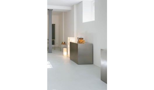 plush74 lake side showroom 1(1)