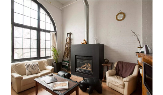 plush74 large bright loft with arched window toronto 1