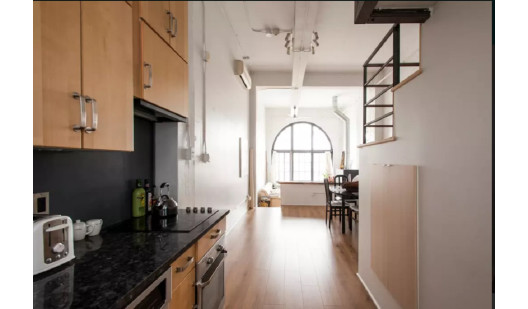 plush74 large bright loft with arched window toronto 4