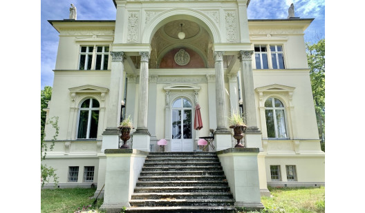 plush74 locaitons germany postdam photo film production modern villa francke00022