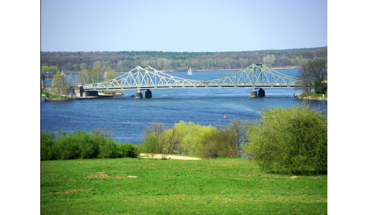 plush74 location berlin glinickerbrucke foto film eventjpg1