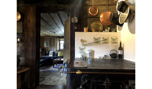 plush74 location film photo alvaneu switzerland historical farm house 18