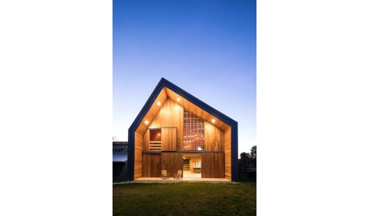 plush74 location film photo canada bc unique barn farm mountain view 1