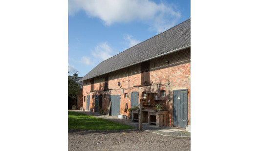 plush74 location film photo cottbus germany farm14