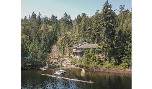 plush74 location film photo event canada bc unique villa vancouver bc unique lakefront lakehouse shawnigan bc 3