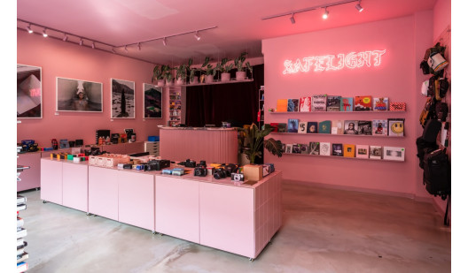 plush74 location photo film berlin germany store shop pink camera 12