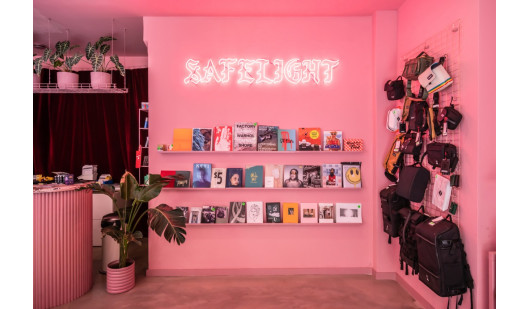 plush74 location photo film berlin germany store shop pink camera 7