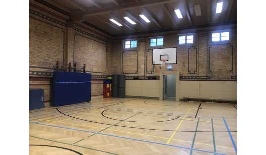 plush74 location photo film event germany berlin sports gym indoor vintage 10