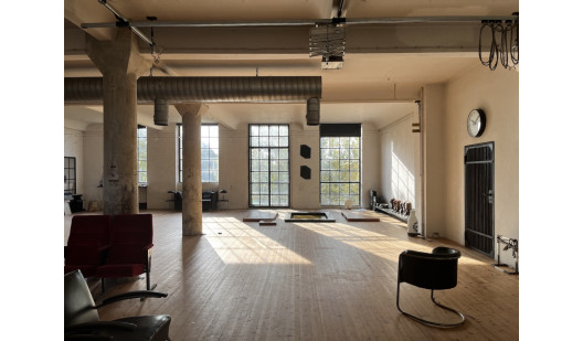 plush74 location photo film event rental production germany berlin factory industrial loft 55