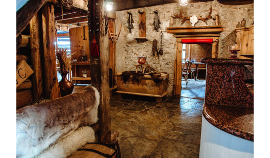 plush74 location photo film event zuoz engadin switzerland mountain restaurant 11