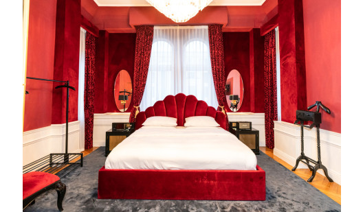 plush74 location scout rental spain photo film production hotel room suite berlin5