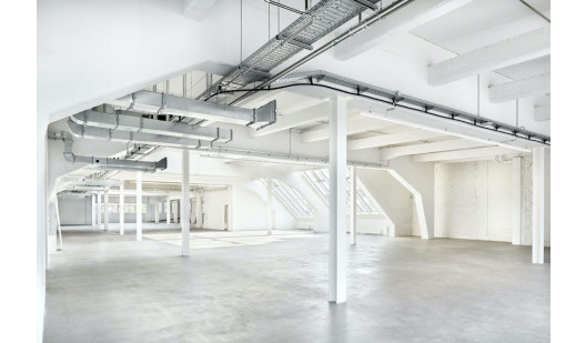 plush74 location scouting film foto eventi noleggio berlino hall1